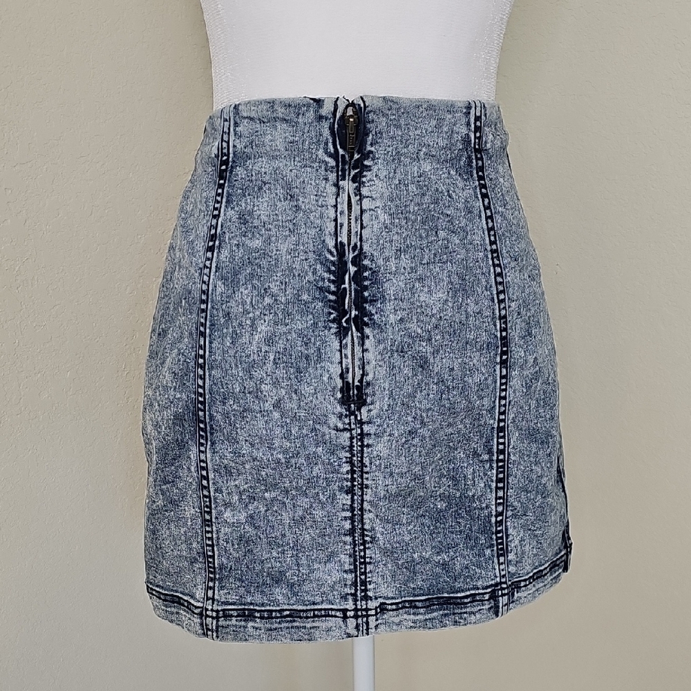 Free People Modern Femme Acid Wash Denim Stretch Mini Skirt - Picture 4 of 10